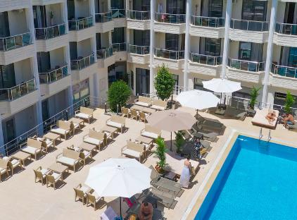 Mr Crane Hotel تورنگار