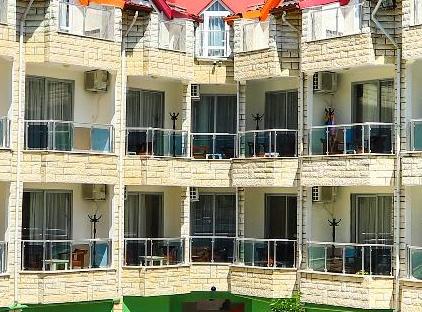 Mr Crane Hotel تورنگار