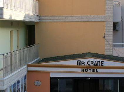 Mr Crane Hotel تورنگار