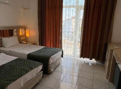 Malibu Garden Resort Hotel تورنگار