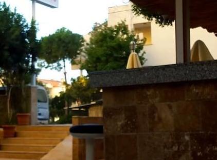 Lara Palace Hotel تورنگار