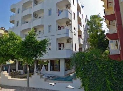 Lara Palace Hotel تورنگار