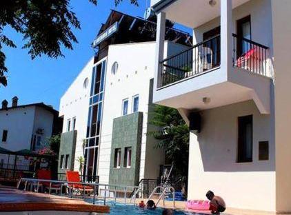 London House Hotel تورنگار