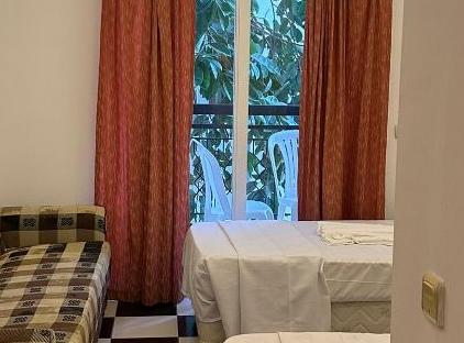 London House Hotel تورنگار