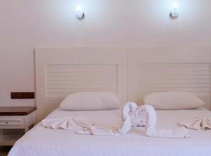 APELLA HOTEL تورنگار