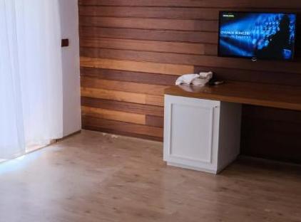 APELLA HOTEL تورنگار