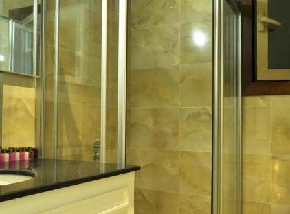 APELLA HOTEL تورنگار
