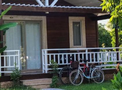 APELLA HOTEL تورنگار