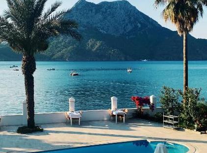 Ford Hotel تورنگار