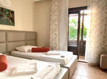 Ford Hotel تورنگار