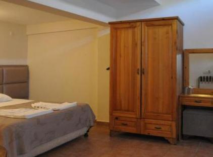 Ford Hotel تورنگار
