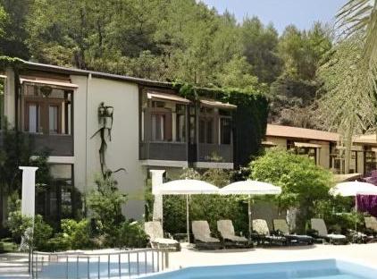 Ford Hotel تورنگار
