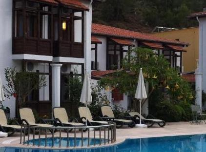 Ford Hotel تورنگار