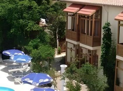Ford Hotel تورنگار