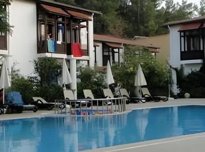 Ford Hotel تورنگار