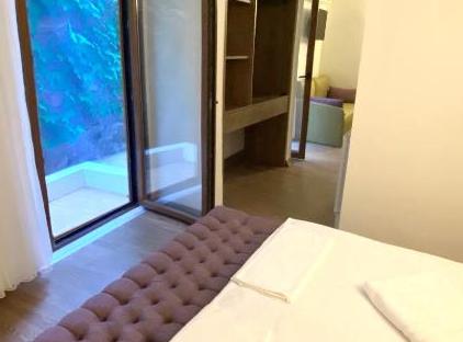 Ford Hotel تورنگار