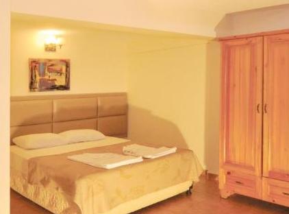 Ford Hotel تورنگار