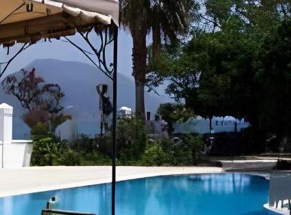 Ford Hotel تورنگار