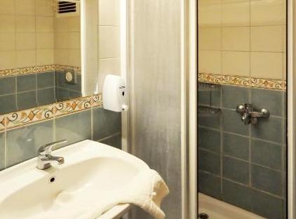 Ford Hotel تورنگار