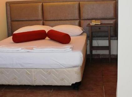 Ford Hotel تورنگار