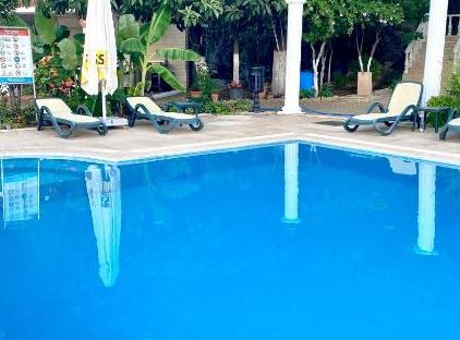 Ford Hotel تورنگار