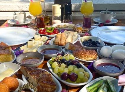 Ford Hotel تورنگار