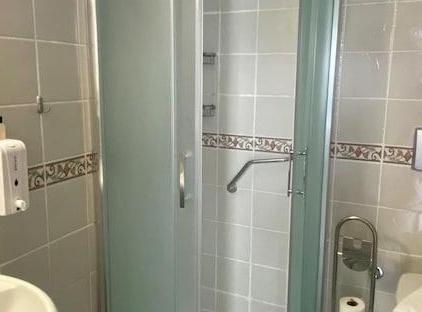 Ford Hotel تورنگار