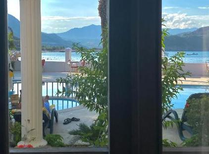 Ford Hotel تورنگار