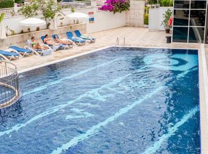 Viking Suite Hotel تورنگار