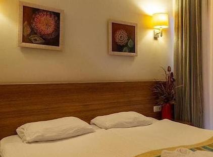 Viking Suite Hotel تورنگار