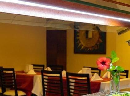Viking Suite Hotel تورنگار