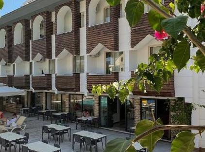Fame Hotel تورنگار