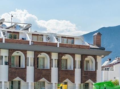 Fame Hotel تورنگار