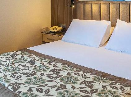 Fame Hotel تورنگار