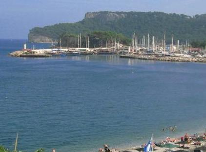 Minta Apart Hotel تورنگار