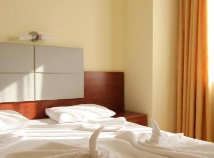 Minta Apart Hotel تورنگار