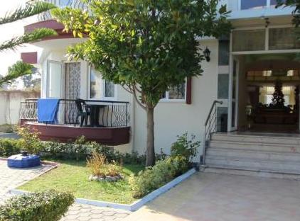 Minta Apart Hotel تورنگار