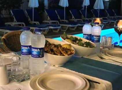 Minta Apart Hotel تورنگار