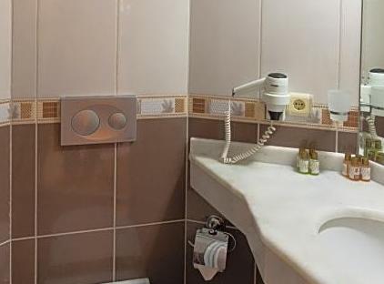 Grand Viking Hotel تورنگار
