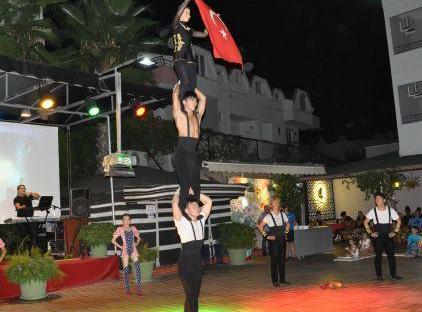 Grand Viking Hotel تورنگار