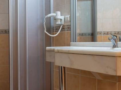 Grand Viking Hotel تورنگار