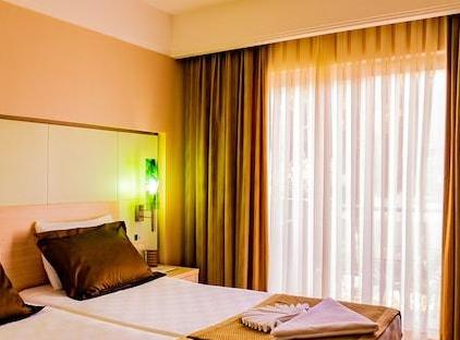 Ambassador Plaza Hotel - All Inclusive تورنگار