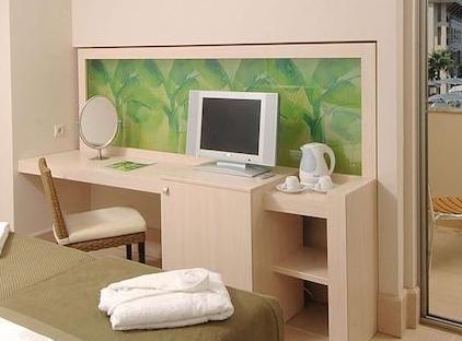 Ambassador Plaza Hotel - All Inclusive تورنگار