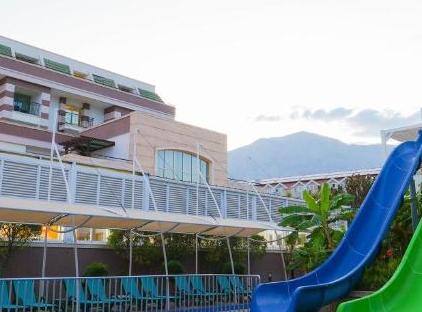 Crystal De Luxe Resort Spa - All Inclusive تورنگار