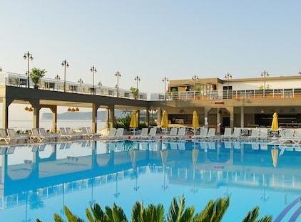 Perre La mer Resort & Spa تورنگار