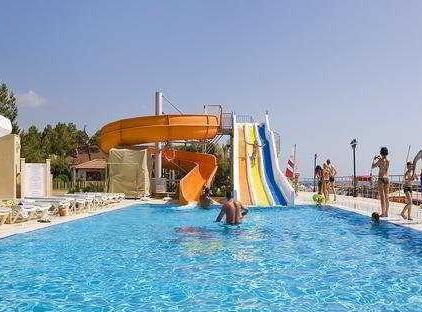 Perre La mer Resort & Spa تورنگار