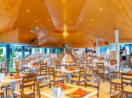 Queen's Park Le Jardin تورنگار