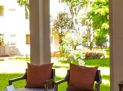 Queen's Park Le Jardin تورنگار