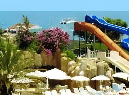 Queen's Park Le Jardin تورنگار