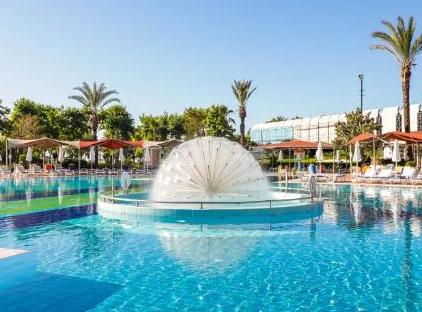 Queen's Park Le Jardin تورنگار